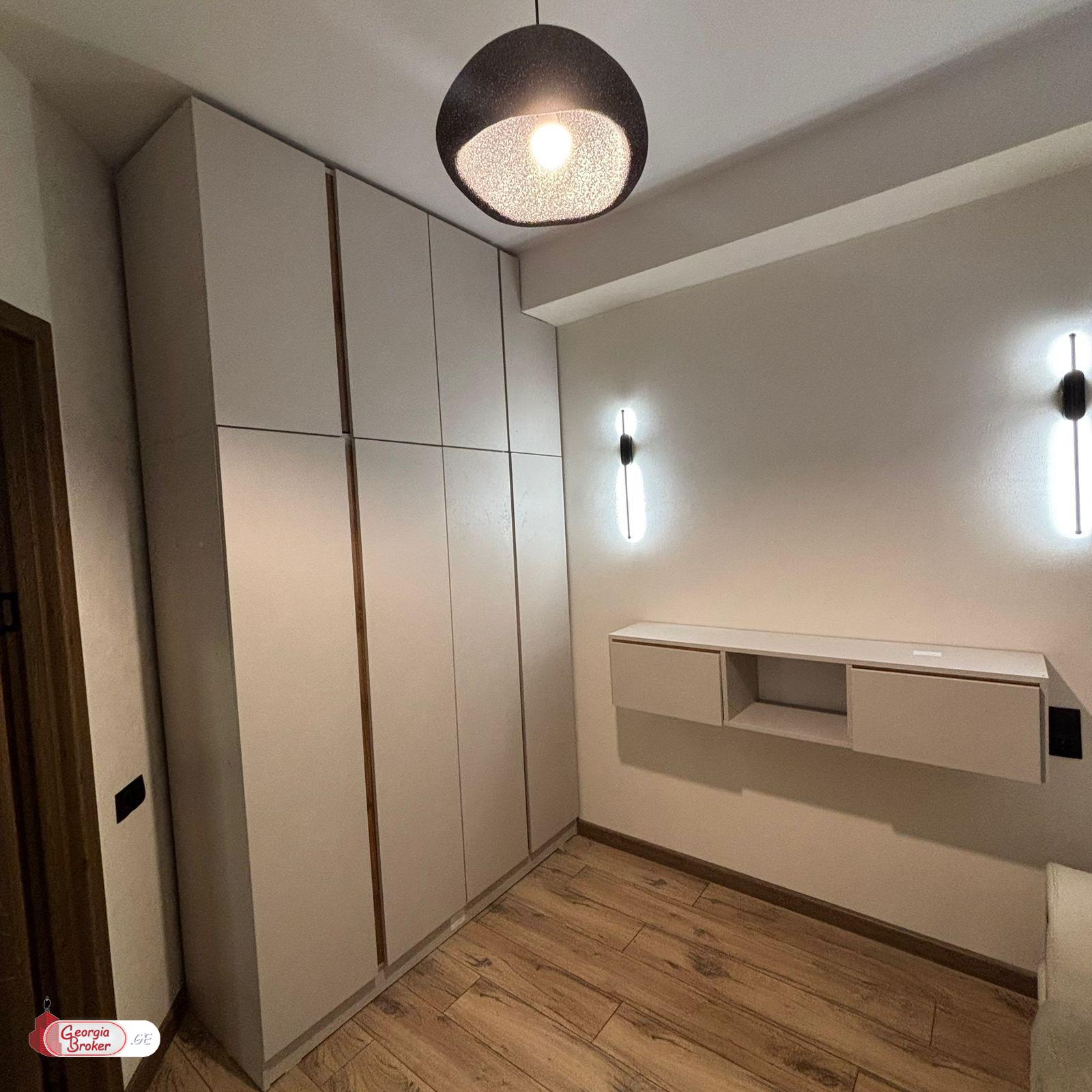 продается квартира с новым ремонтом 3-комнаты